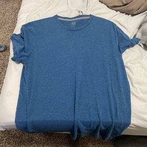 Old navy short sleeve t shirt, size large, good condition